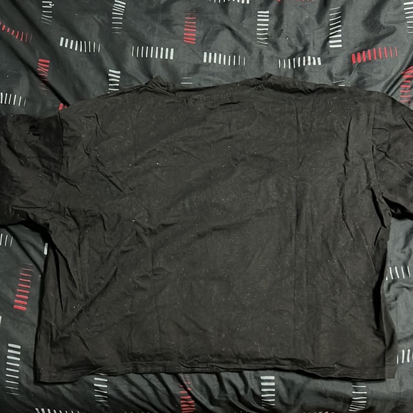 This is a black baby girl cropped top in a size medium - Picture 2 of 2